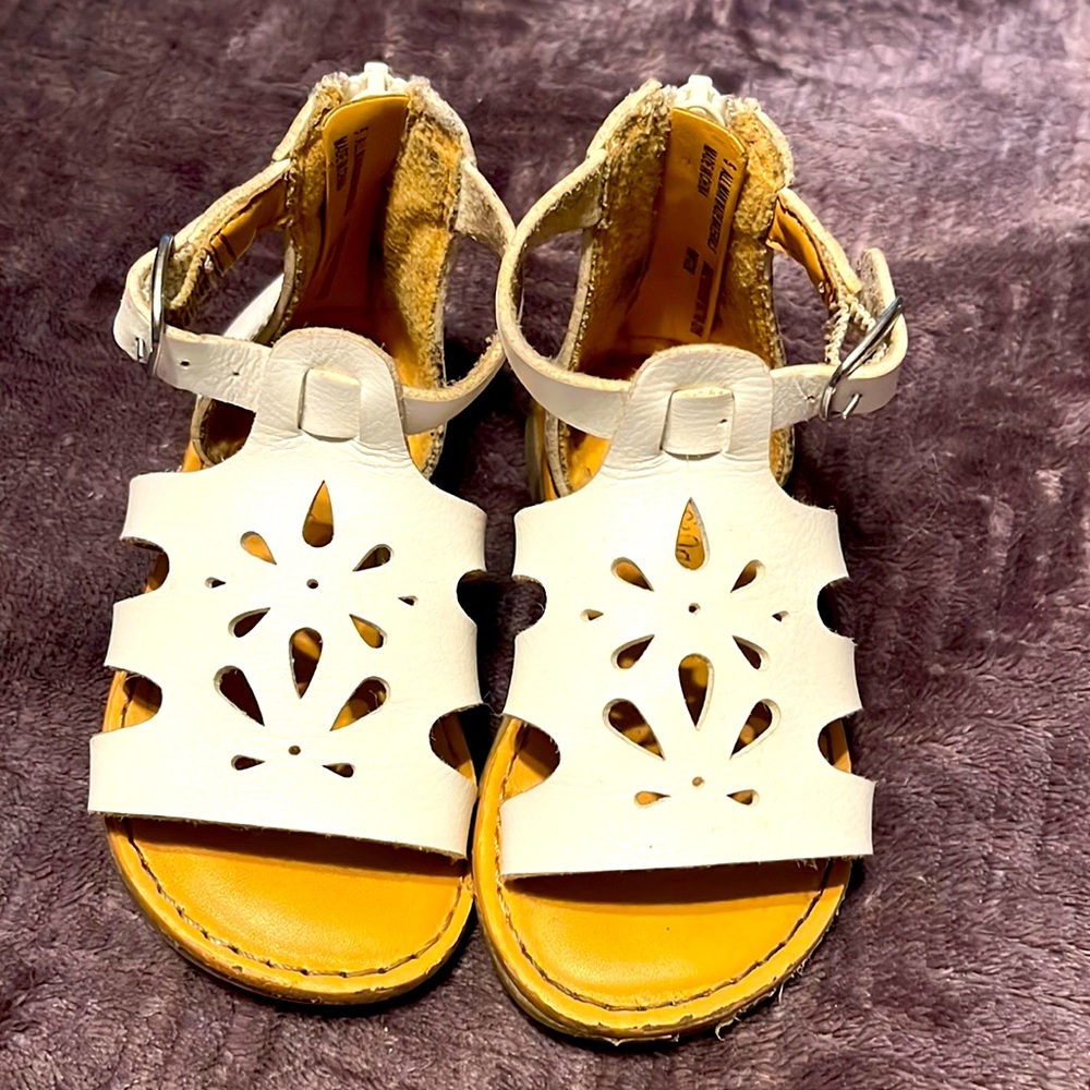 White, open toe toddler sandals,   Size:5